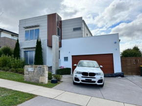 Gungahlin Luxe 5 Bedroom 2 Storey Home with Views Canberra